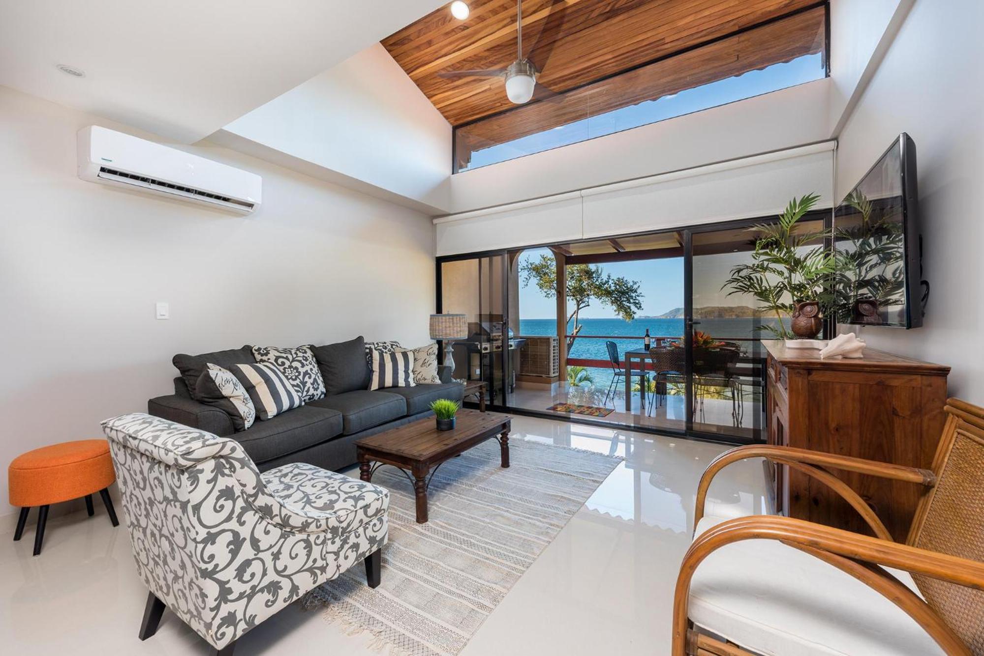NEWLY remodeled 3 BR Ocean Front Condo in Flamingo! Playa Flamingo Esterno foto