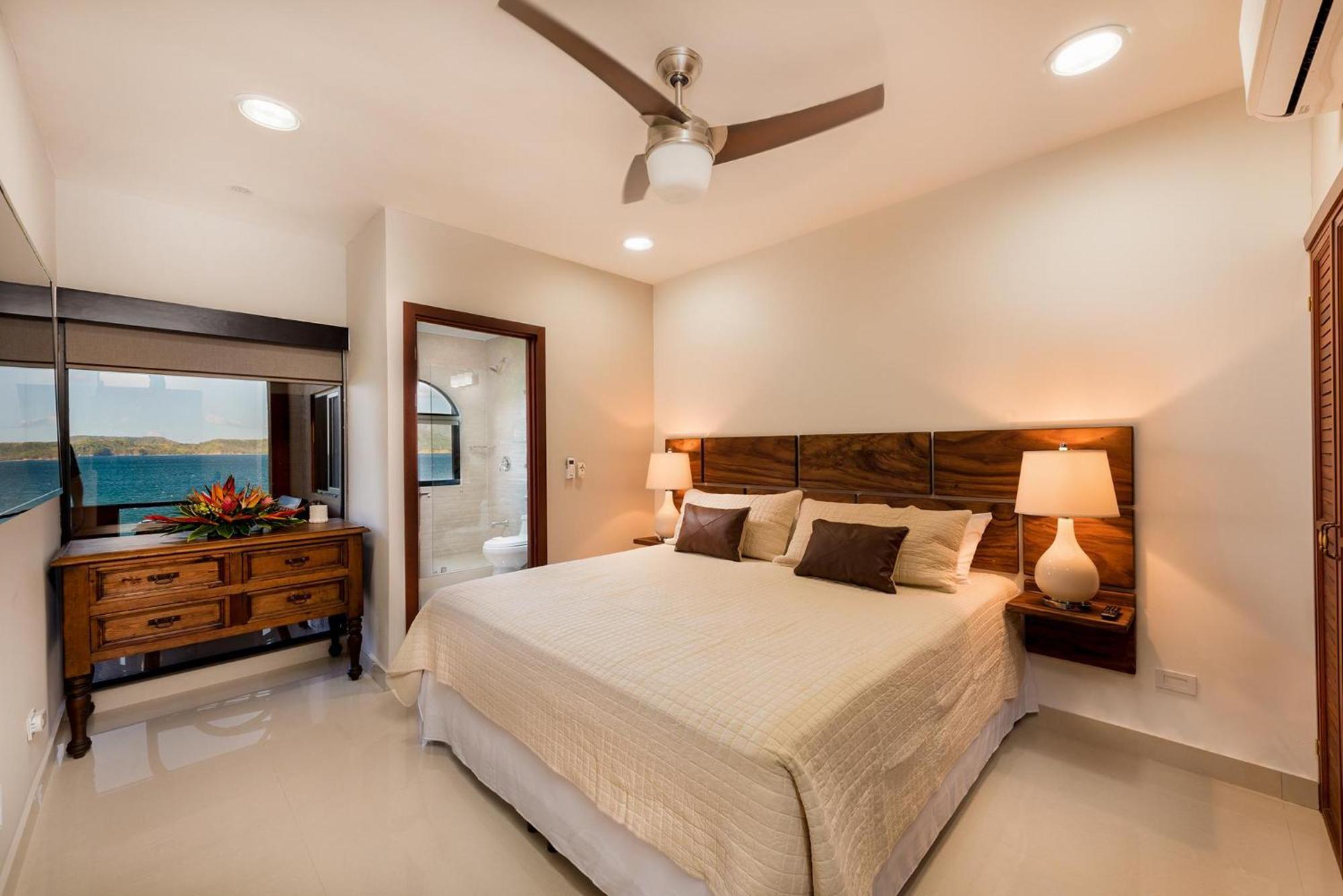 NEWLY remodeled 3 BR Ocean Front Condo in Flamingo! Playa Flamingo Esterno foto